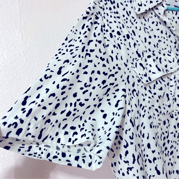 Olivaceous Black & White Cheetah Crop Button Tee Sz L - Picture 3 of 5